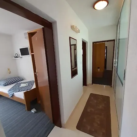 Comfort Apartments * تروغير