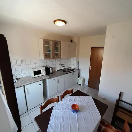 Comfort Apartments * تروغير
