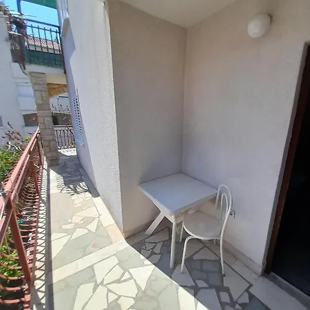 Comfort Apartments *